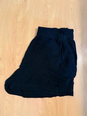 H&M Black Elastic Waist Crinkle Gauze Shorts